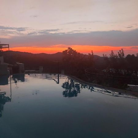 Turisalba Otel Ishem Dış mekan fotoğraf