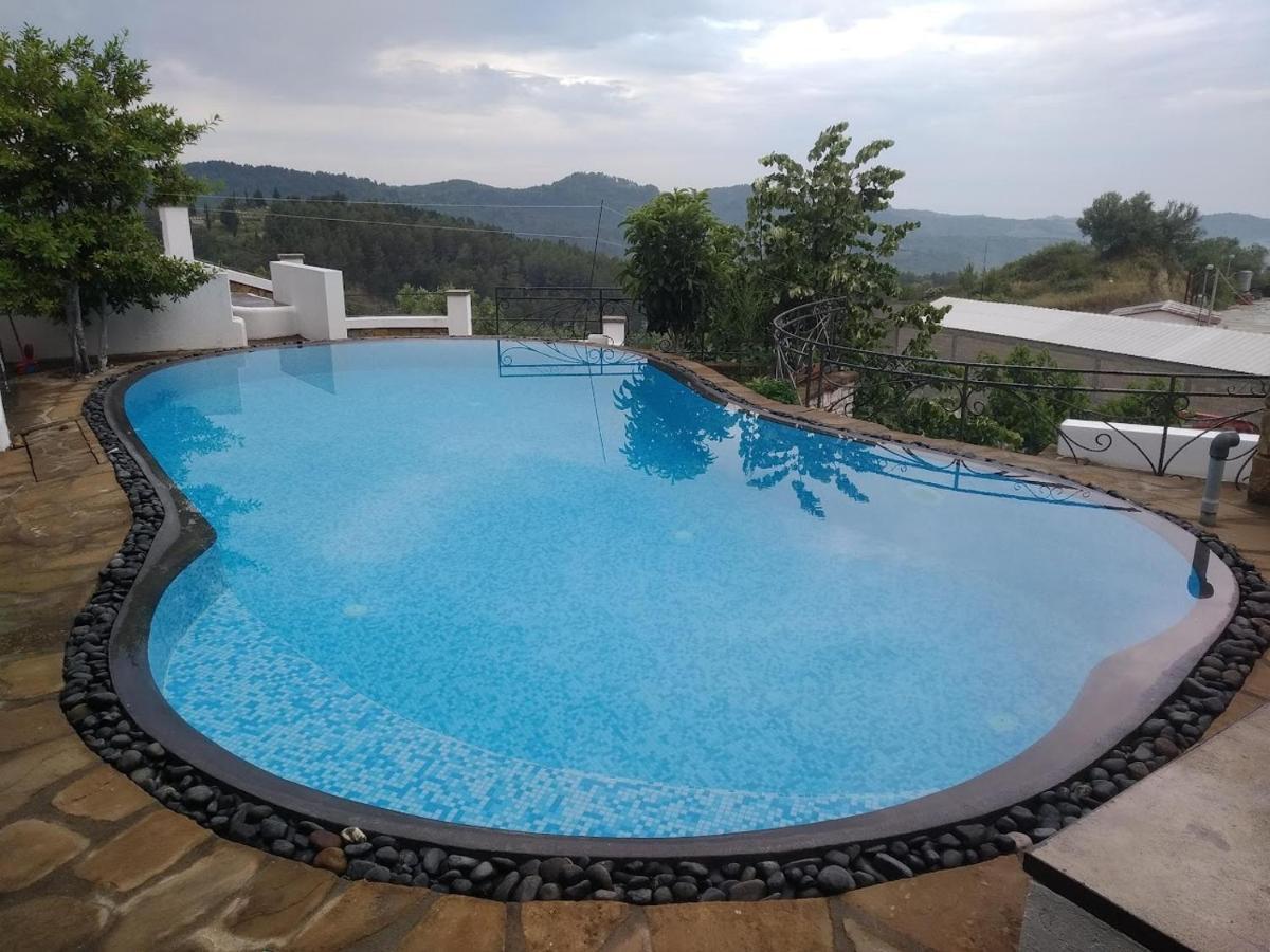 Turisalba Otel Ishem Dış mekan fotoğraf
