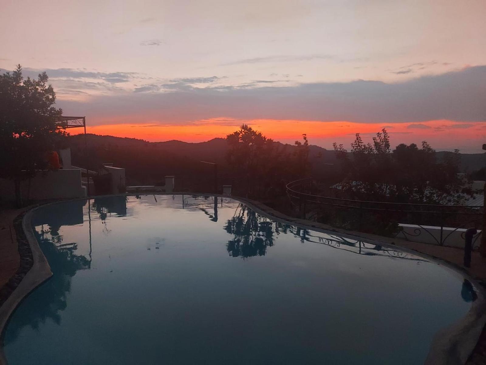 Turisalba Otel Ishem Dış mekan fotoğraf